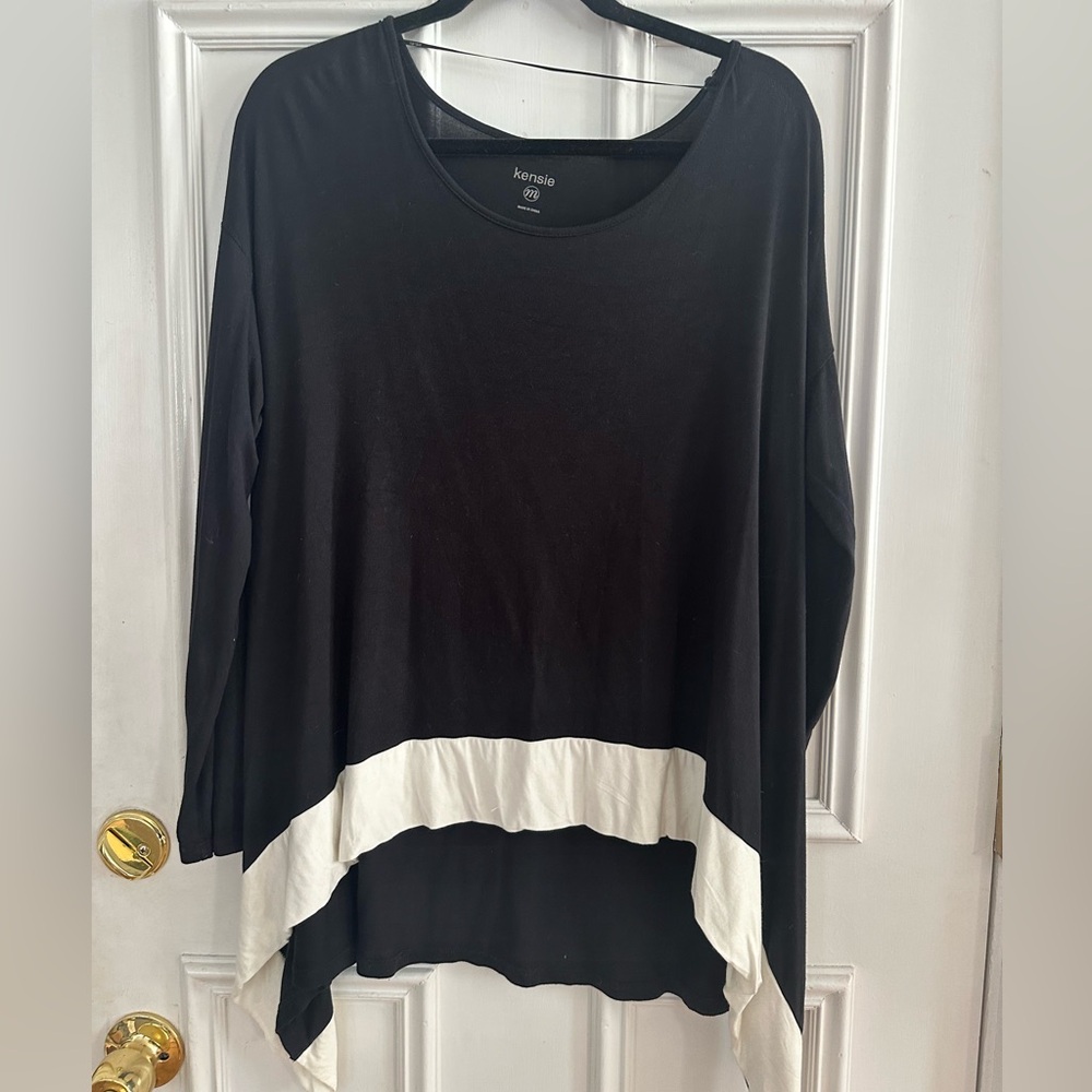 Kensie Black and White Blouse